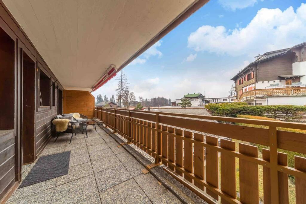 Center With Fireplace And Parking अपार्टमेंट *